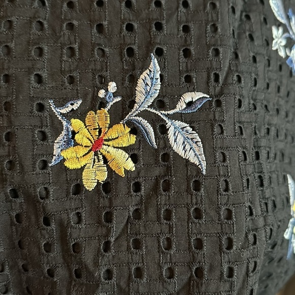 Ann Taylor Floral eyelet boxy blouse - Picture 6 of 8